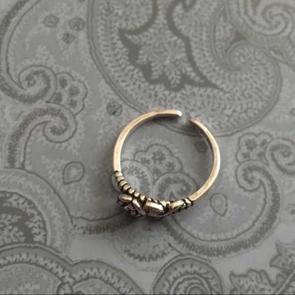 Single Rose Ring - Picture 7 of 7